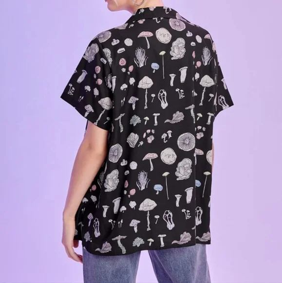 Shirt - Picture 2 of 6